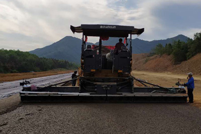 Pavimentadora de asfalto CLPS125